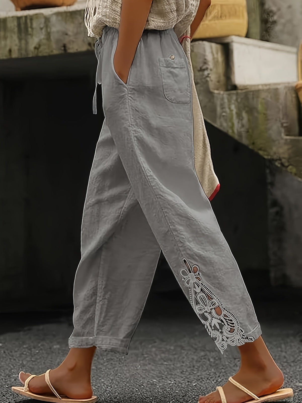 Pantalon casual droit pour femme, détails en dentelle et cordon ajustable